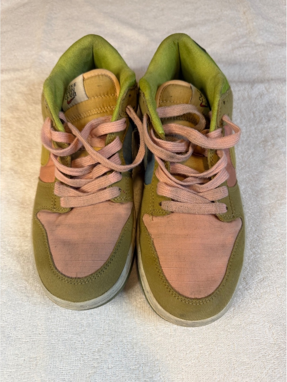 Nike Dunk Low Pro SB Green and Pink Sneakers Size 6 Men’s/Size 8 Women’s - #1236